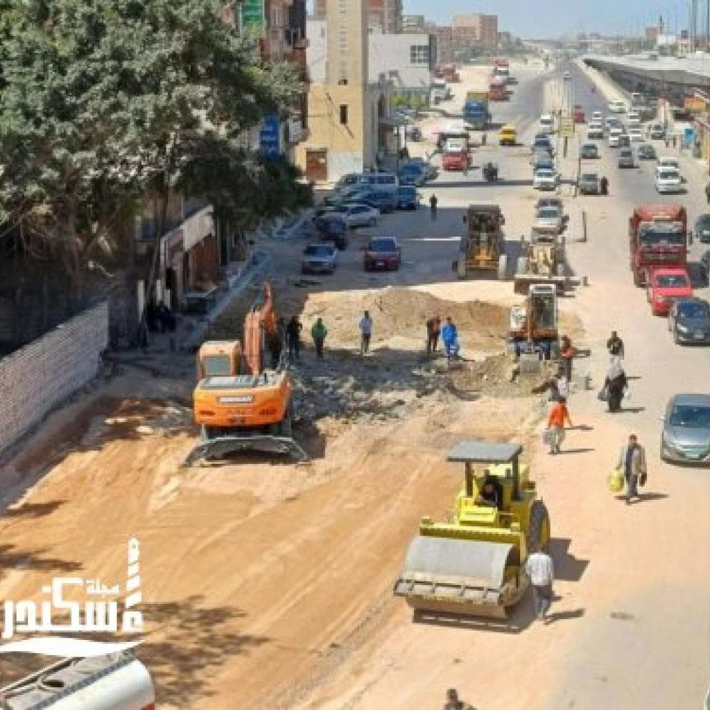 حى العجمى يواصل متابعة أعمال الرصف بمسار التوسعة بالكيلو ٢١ وأعمال الخطة الإستثمارية للرصف والاسفلت