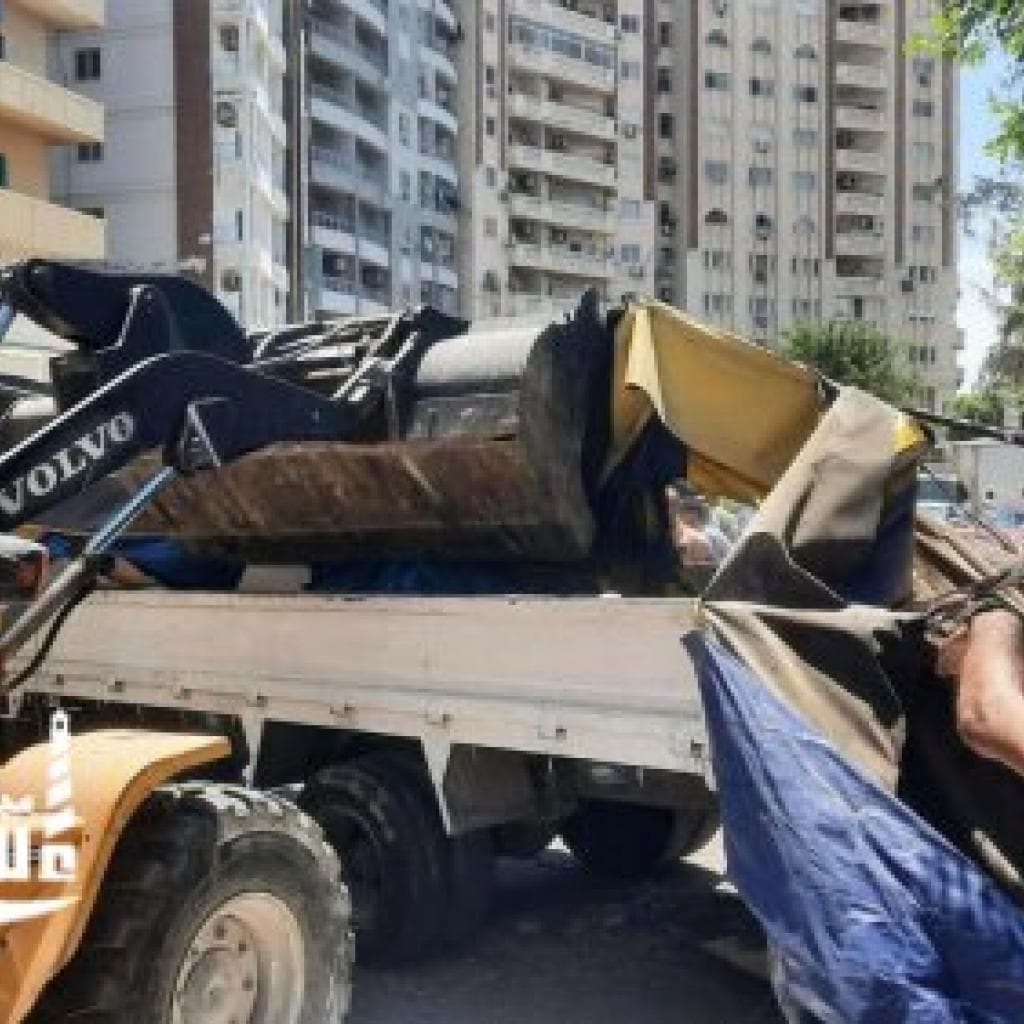 حي وسط يشن حملة لرفع التعديات وغلق المنشآت المخالفة بشارع الرصافة