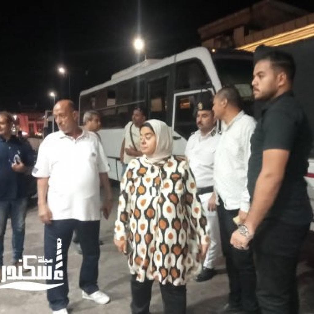 إغلاق مقهى وتحصيل 113 ألف جنيه غرامات.. حملة رقابية مكثفة تعيد الانضباط لشوارع "وسط الإسكندرية"