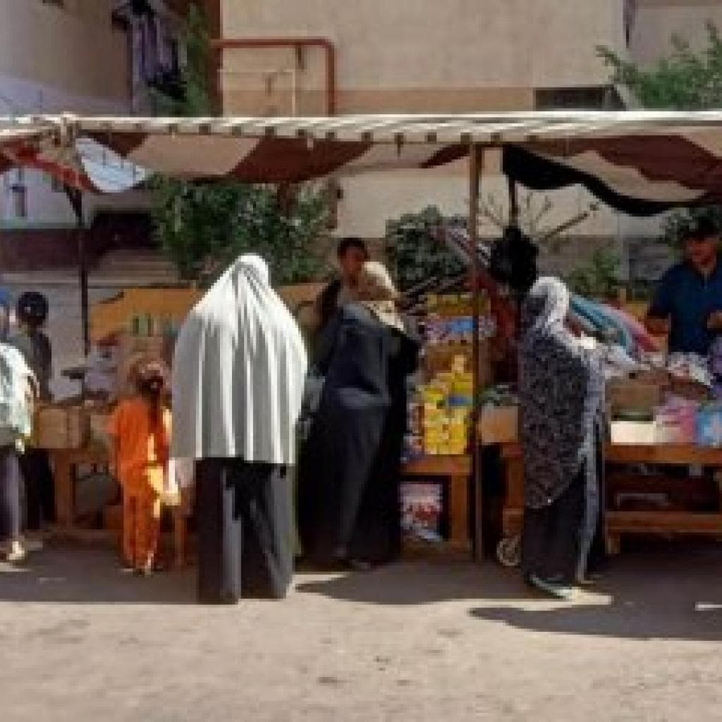 رئيس حي غرب تشهد اليوم الاول لسوق اليوم الواحد ببشاير الخير ٣ ، ٥ بالقباري
