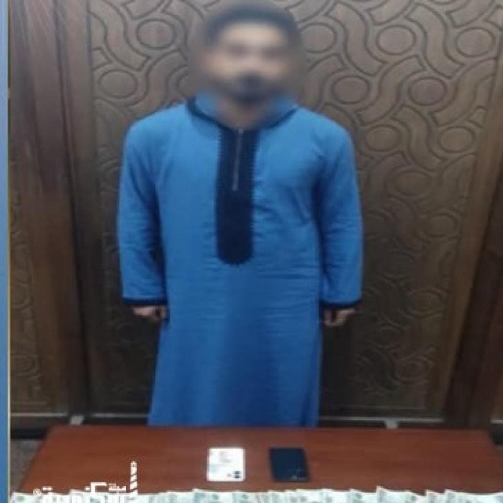 ضبط دجال يمارس أعمال النصب والشعوذة عبر مواقع التواصل الاجتماعي في الإسكندرية