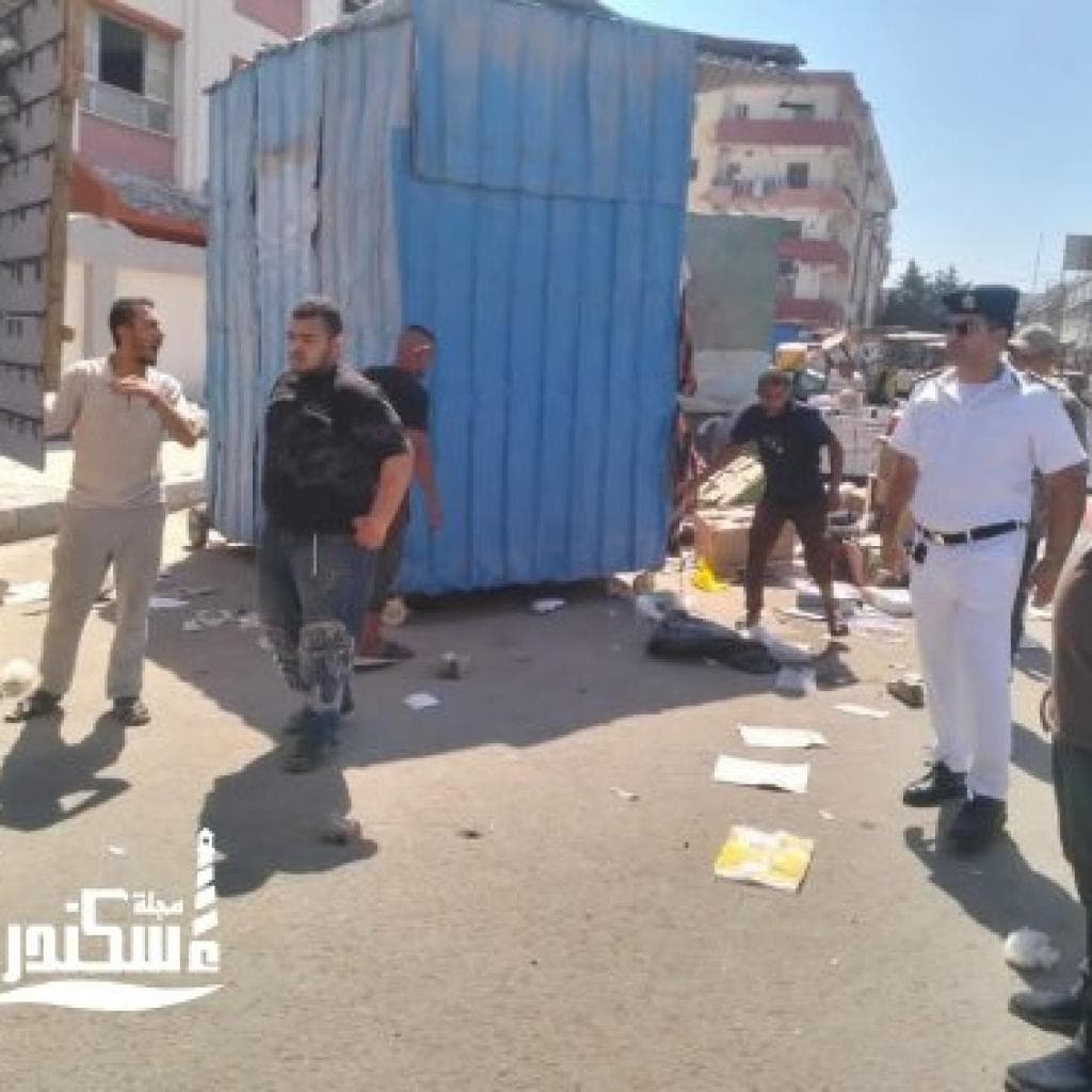 حملة مسائية موسعة بالعامرية أول لإزالة الأكشاك المخالفة وتشميع 4 محلات