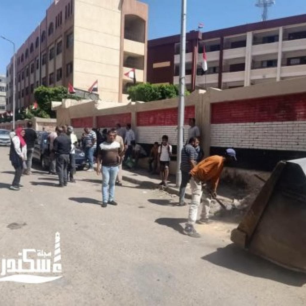 إزالة إشغالات شارعي القسم ومدرسة الحسن بن الهيثم بالعامرية أول
